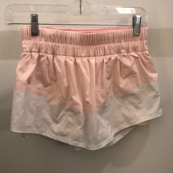 lululemon athletica Dresses & Skirts - Lululemon pink and white skirt, sz 4, 71249 lululemon athletica Dresses & Skirts - Lululemon pink and white skirt, sz 4, 71249